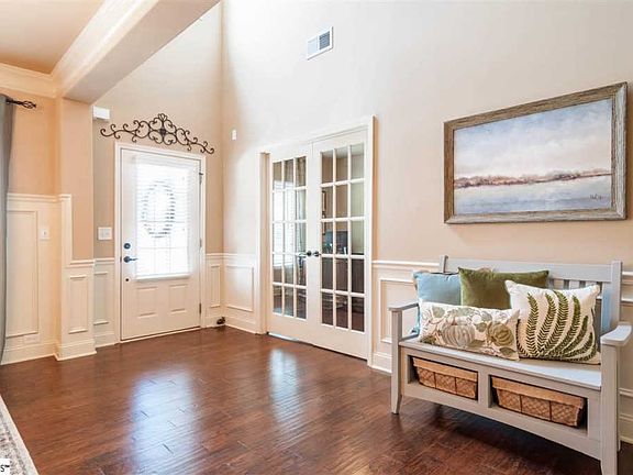 5th image of 108 Abbey Gardens Ln