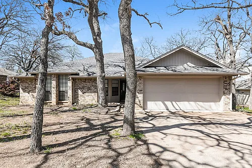 125 Camelot Dr Photo 1