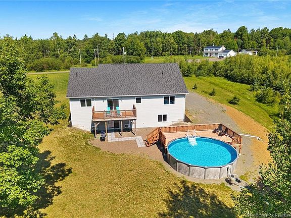 3rd image of 12 Acadia Ln