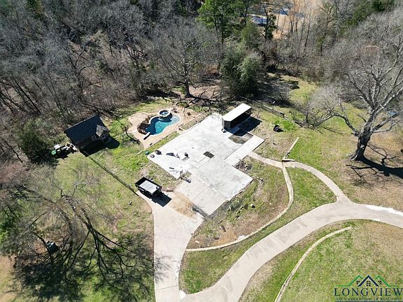 5th image of 155 Whistler Ln
