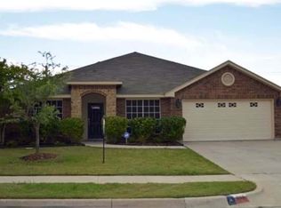 808 Evergreen Ln, Burleson, TX 76028