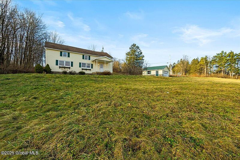 4th image of 264 Beacon Road