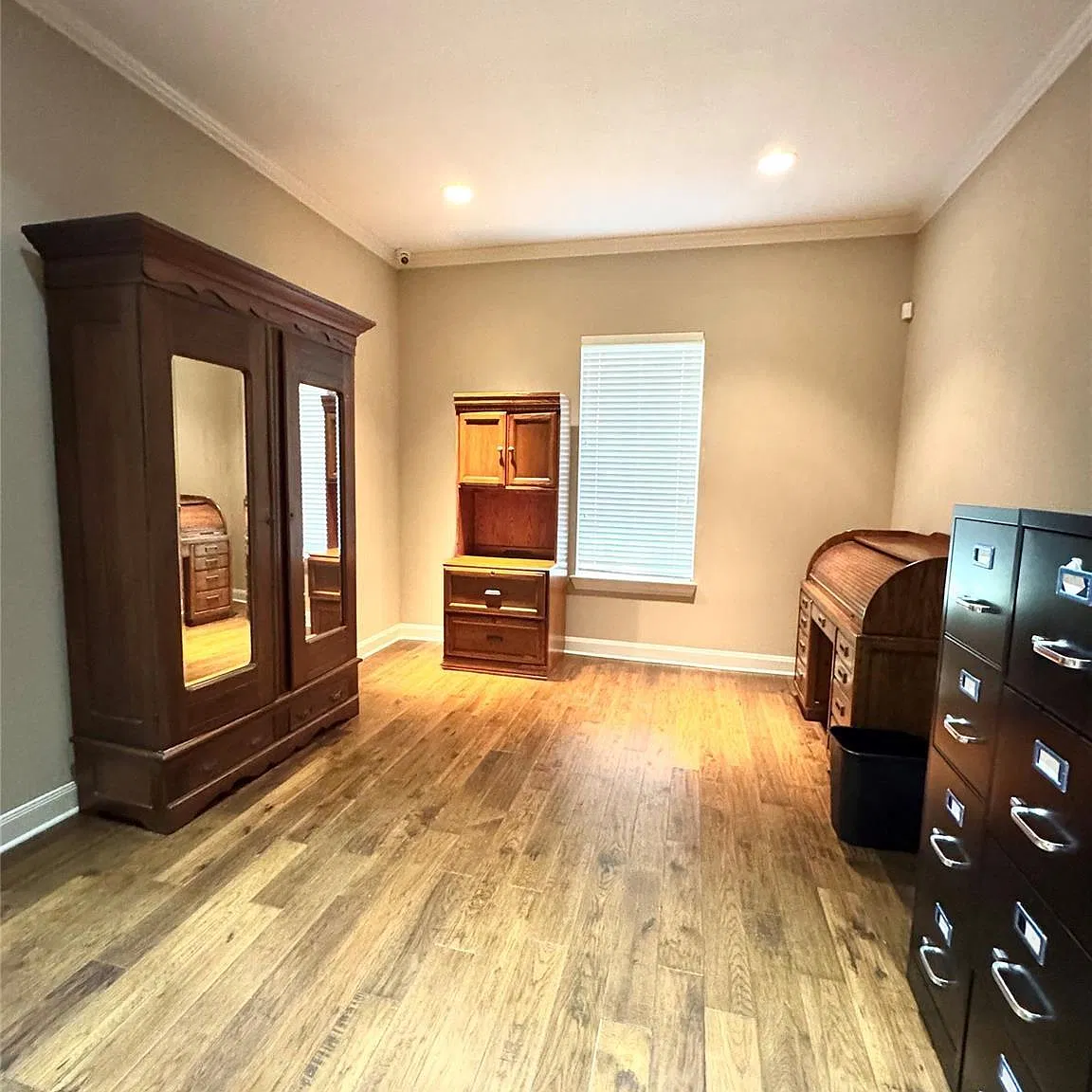 3 bed, 765 sqft, $1,600 — Photo 4