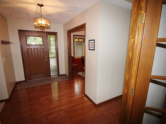 Entry / Foyer