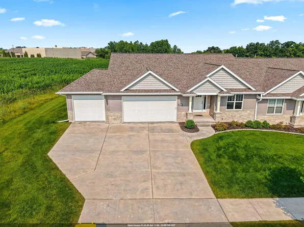 911 Barronwood Dr, Green Bay, WI 54311