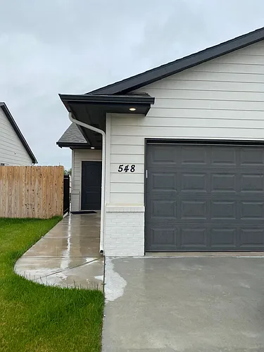 548 E Martens Dr Photo 1