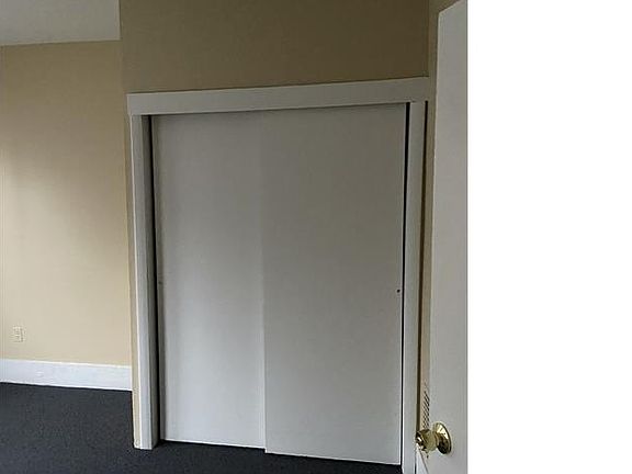 3rd image of 724 Winchester Ave #2