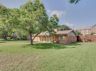 129 Vanderbilt Ln, Waxahachie, TX 75165