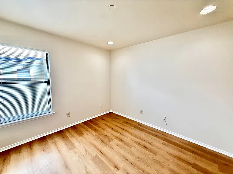 13229 Coomes Dr — Photo 14