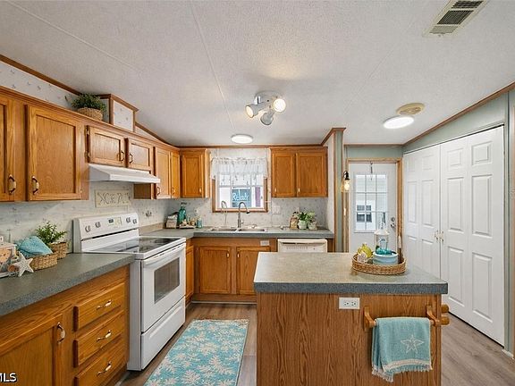 5th image of 1000 Kings Hwy Unit 104