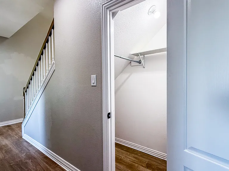 200 N Sorrells Rd — Photo 5