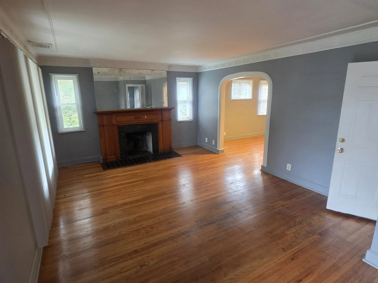 3 bed, 1300 sqft, $1,250 — Photo 2