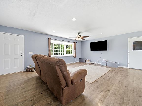 4th image of 3354 SW 90th St