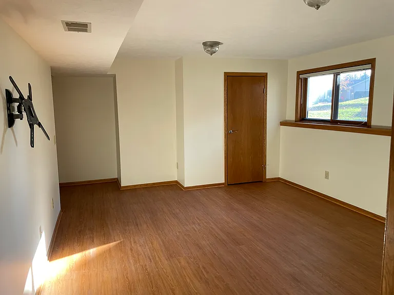 961 Northpointe Dr SW — Photo 15