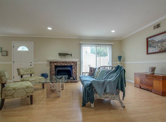 5th image of 1496 Dolphin Dr