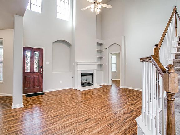 2nd image of 214 Turnberry Ln