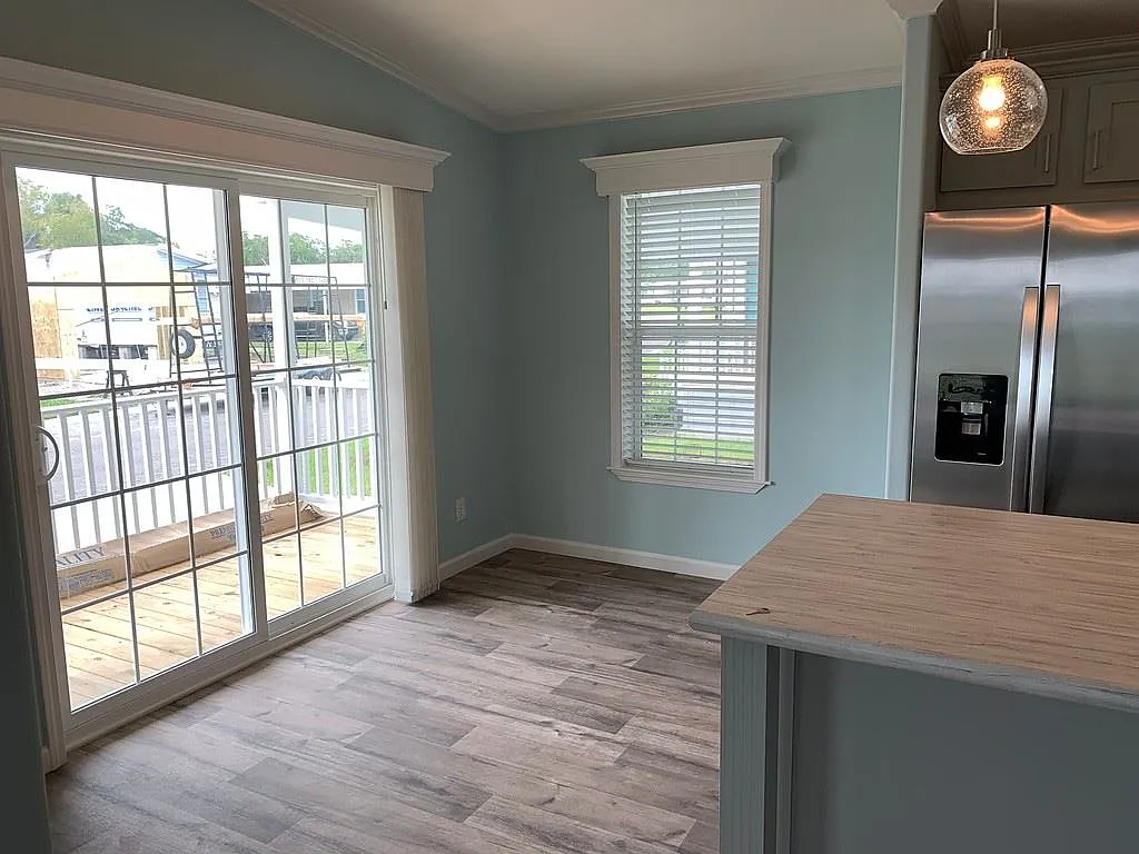 3 bed, 2.0 bath, 1460 sqft, $1,699 — Photo 4