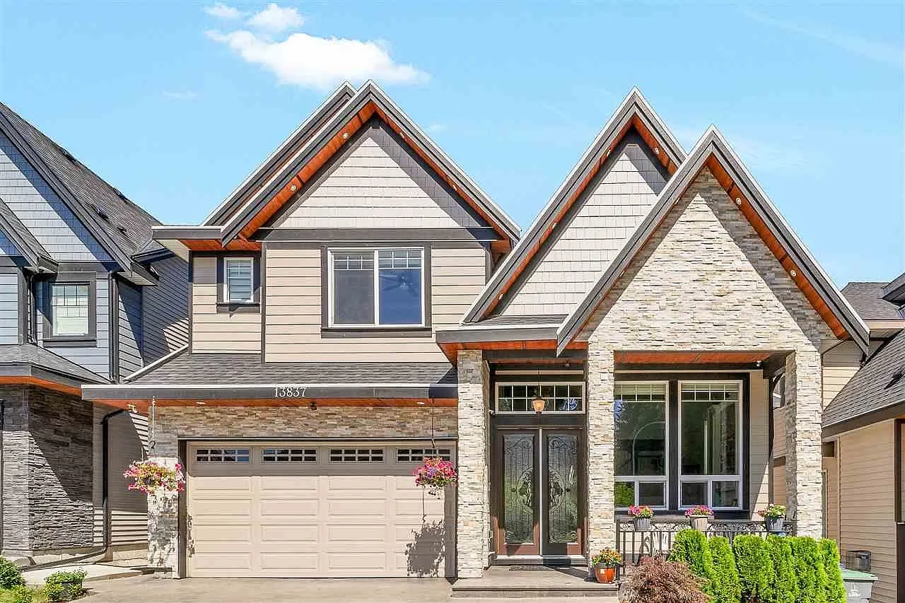 13837 60a Ave photo 1