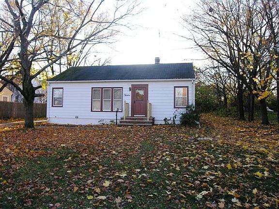 2nd image of 12 Hawthorne Dr