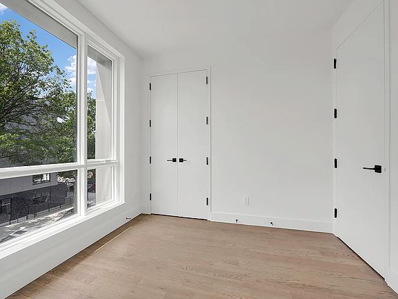 2nd image of 2909 Albemarle Rd #4R