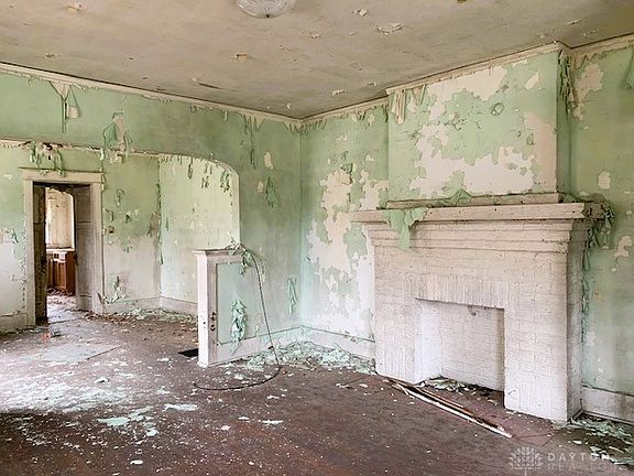 4th image of 1861 Emerson Ave #1859