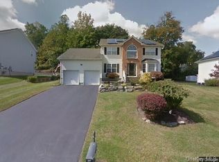 1003 Pine Vw, New Windsor, NY 12553