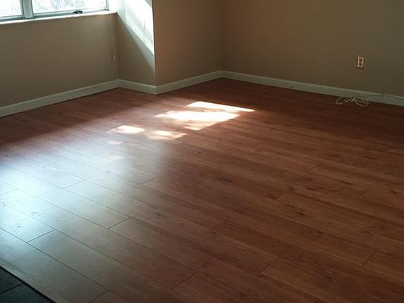 5th image of 874 Park Lake Cir Unit 60
