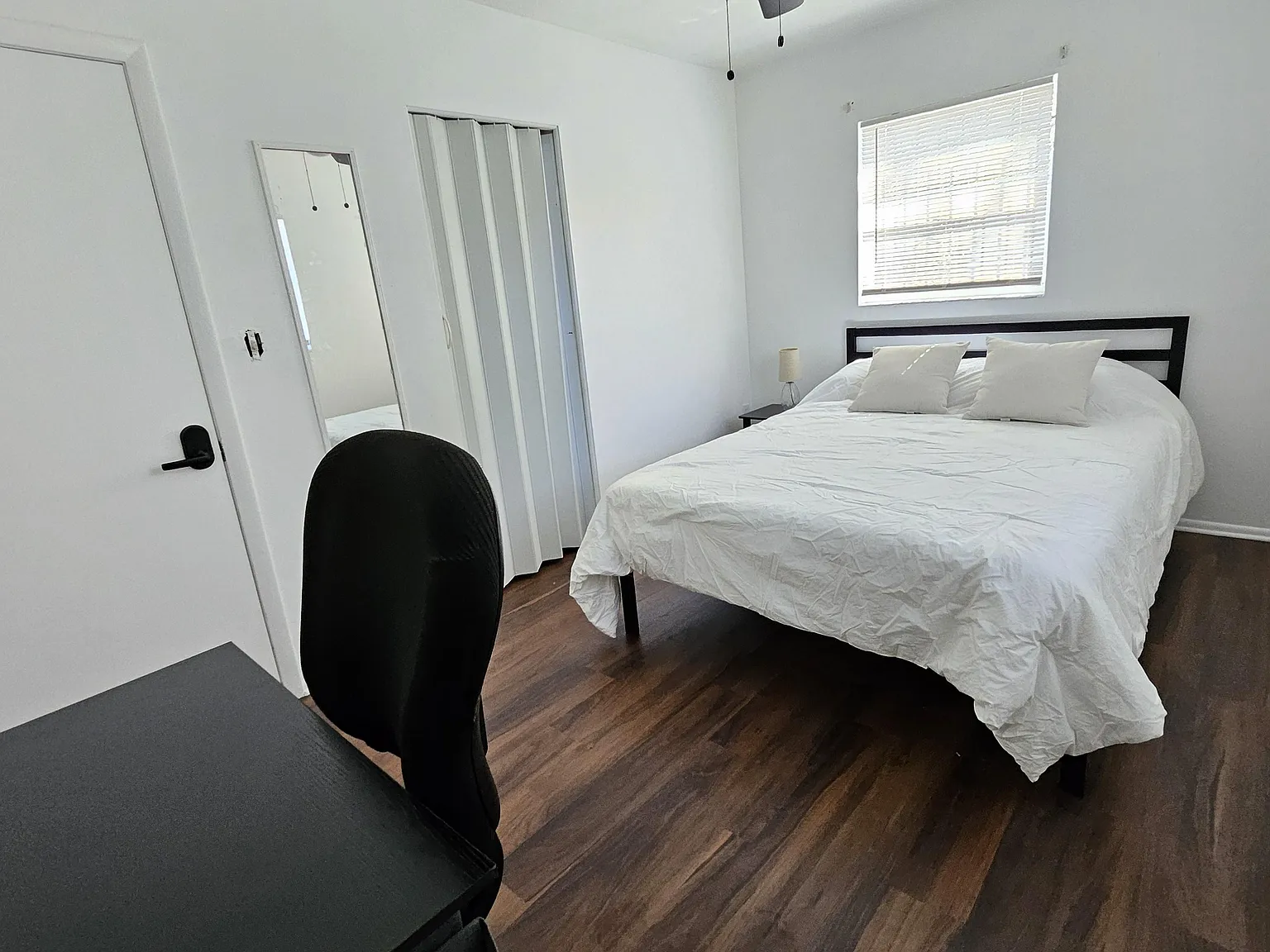 4 bed, 2.0 bath, 1952 sqft, $819 — Photo 2