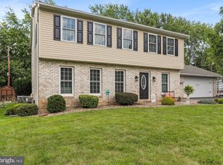 18 Field Cir, Chambersburg, PA 17202