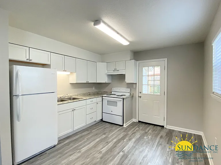794C Navy St — Photo 3