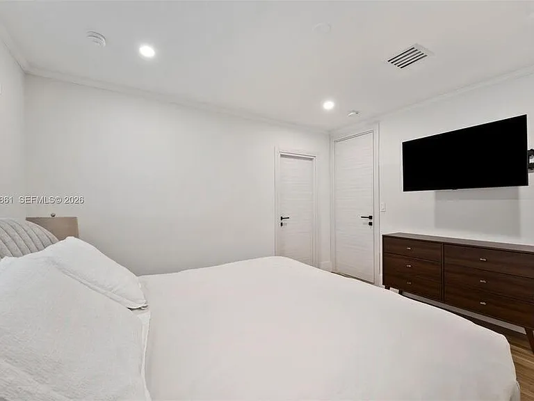 45 Palermo Ave — Photo 13