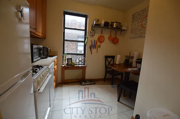 Rented by City Stop Realty | media 3