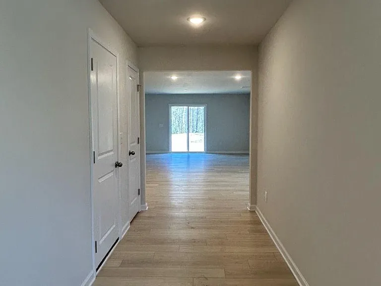 2533 Trollinger Dr — Photo 2