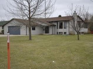 272 Montraille St, Pembina, ND 58271
