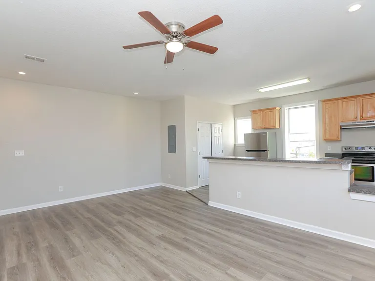 417 W 27th St — Photo 21