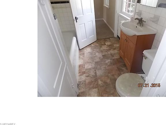 3rd image of 18516 Scottsdale Blvd
