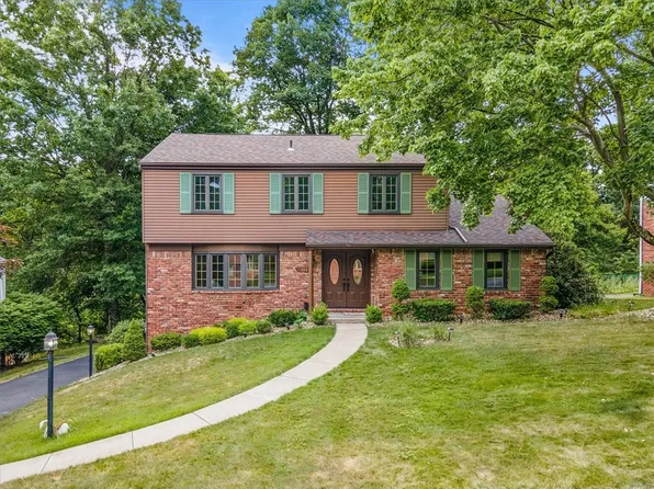 142 Hidden Valley Dr, Pittsburgh, PA 15237