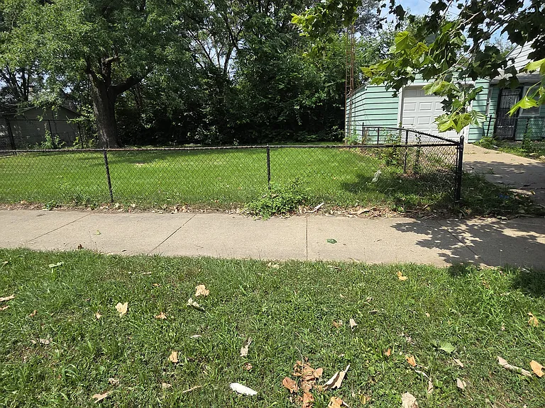1524 W Kettelle St — Photo 16
