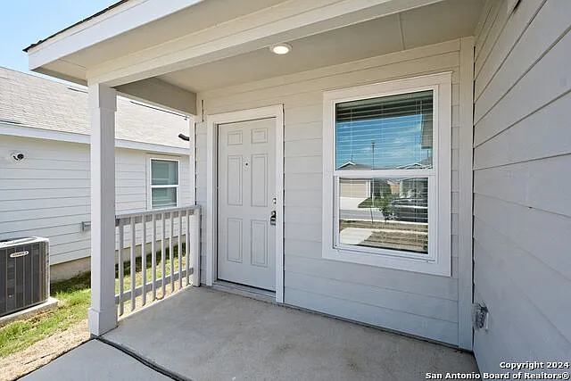 3 bed, 2.0 bath, 1440 sqft, $1,550 — Photo 3