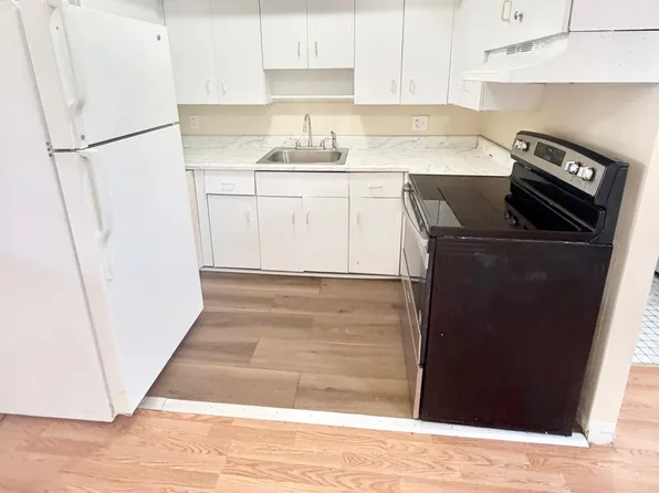 75 Fairview Ave, Hamden, CT