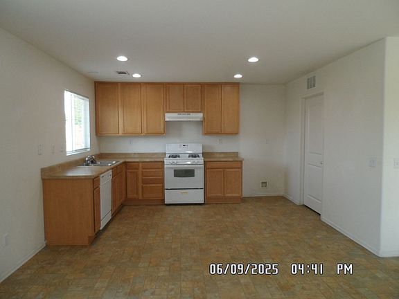 3rd image of 16532 Don Quijote Ln