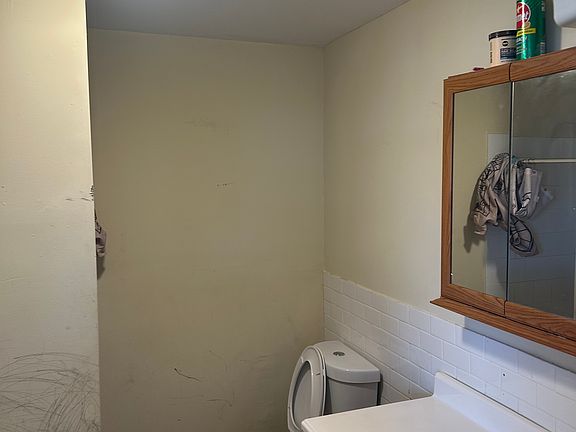 3rd image of 266 S 6th St Floor 2
