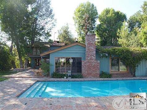 1st image of 4811 Brewster Dr