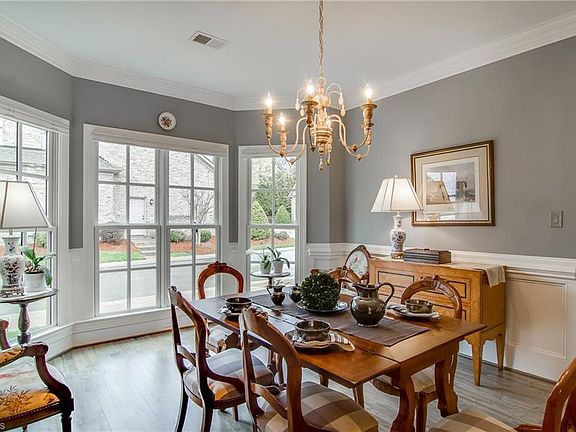 5th image of 18 Blakeney Pl