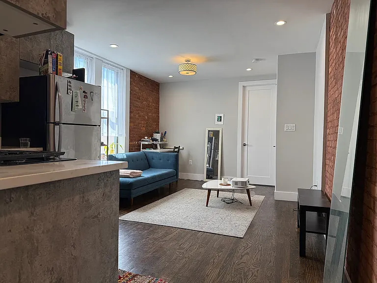 934 Myrtle Ave #10 — Photo 2