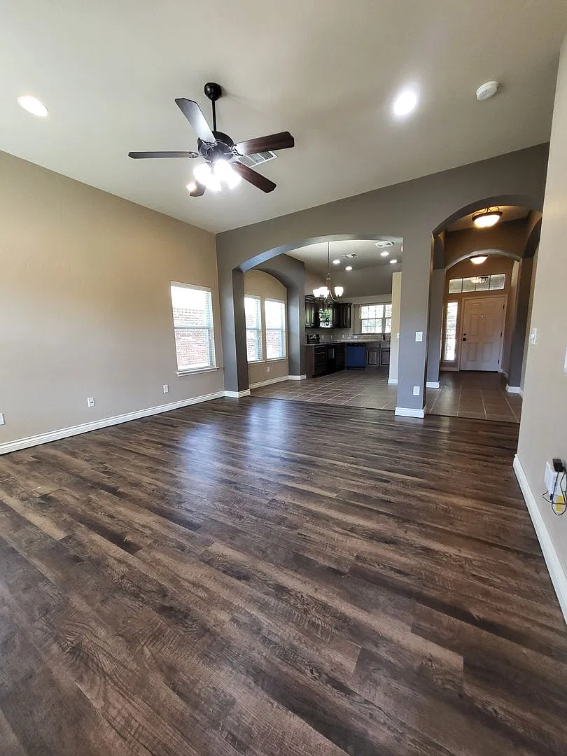 (3) Bed/(2) Bath in Norman w/ Storm Shelter! Walking Trails and Community Park! — Photo 2