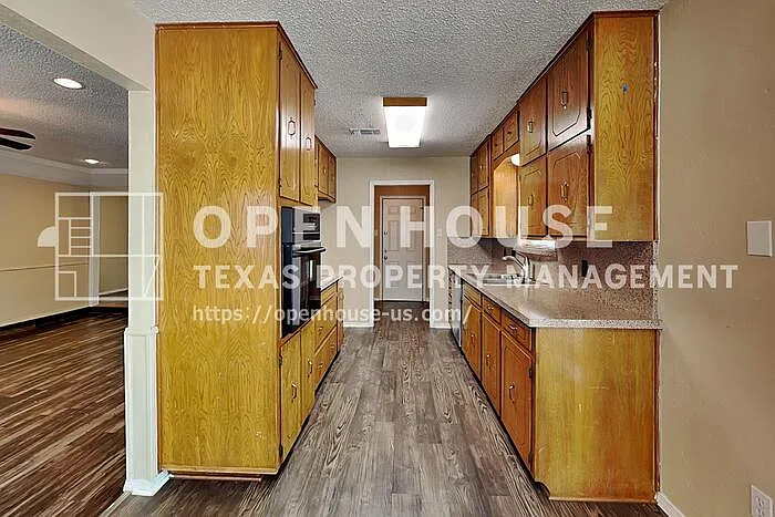 7465 Timberhill Dr — Photo 7