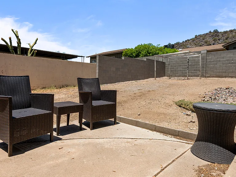 1502 W Shangri La Rd #2 — Photo 36