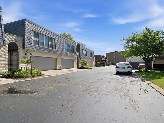 2nd image of 4042 Trafalgar Ln #4042