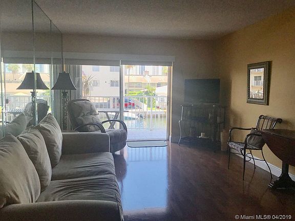3rd image of 3545 NE 167th St APT 204